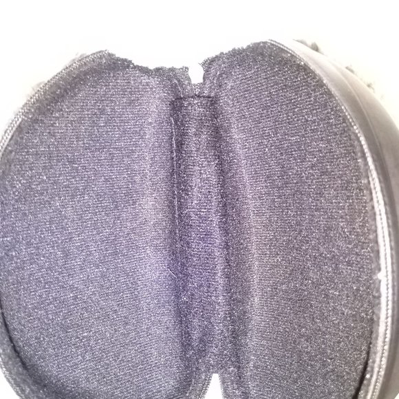 Emporio Armani Sunglasses Case with EA Cloth! - Picture 5 of 8